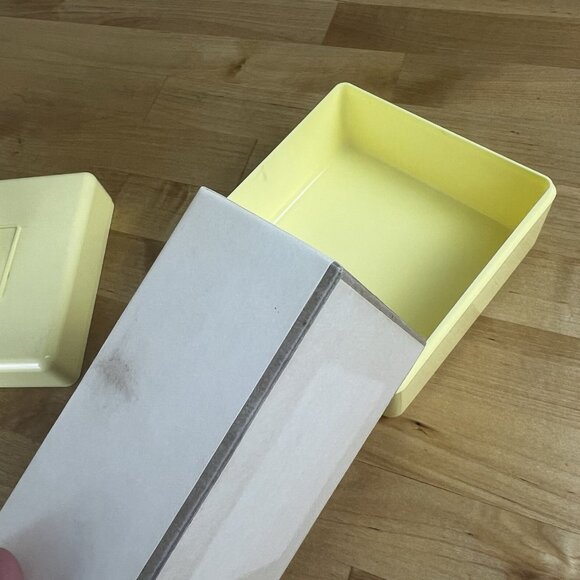 Jean Nate Perfumed Bath Powder Sealed 6 oz w Puff Square‎ NOS New Old Stock - Picture 6 of 9